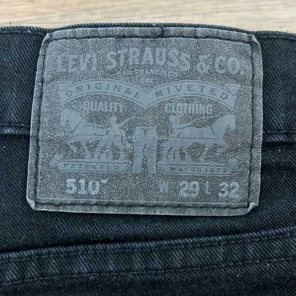 Vintage Levi Shorts - Picture 4 of 5